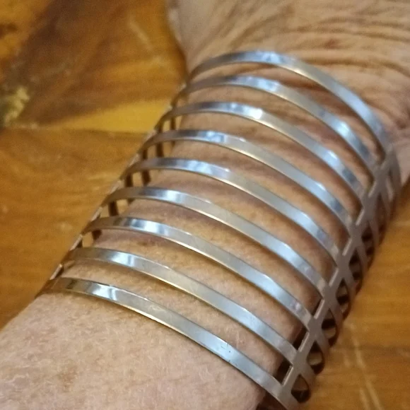 Newly Retired Sundance "FENCES" Stainless Steel Bracelet $5 - Picture 1 of 4